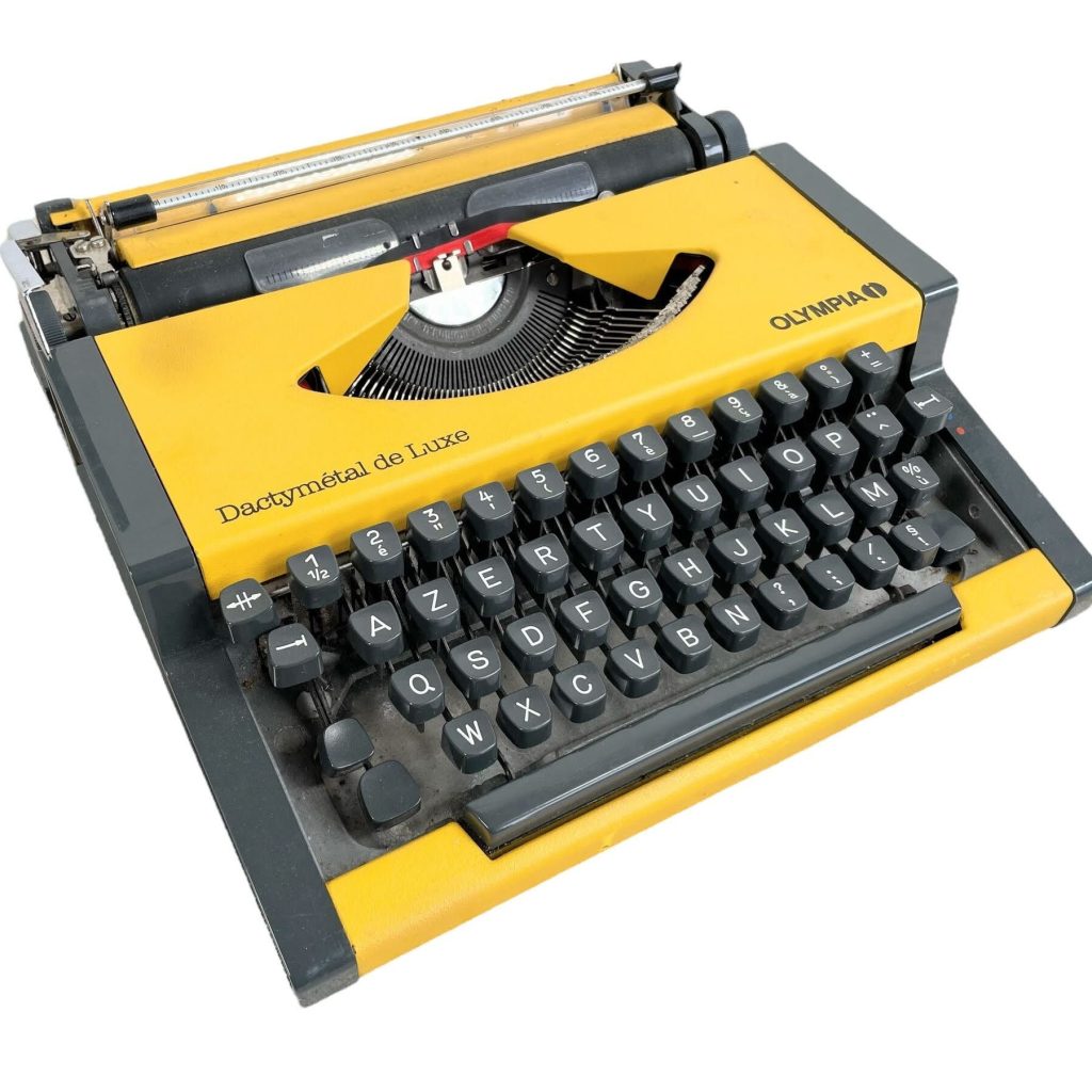 Vintage French Olympia Dactymetal De Luxe AZERTY Typewriter Spares / Repairs circa 1970-80’s